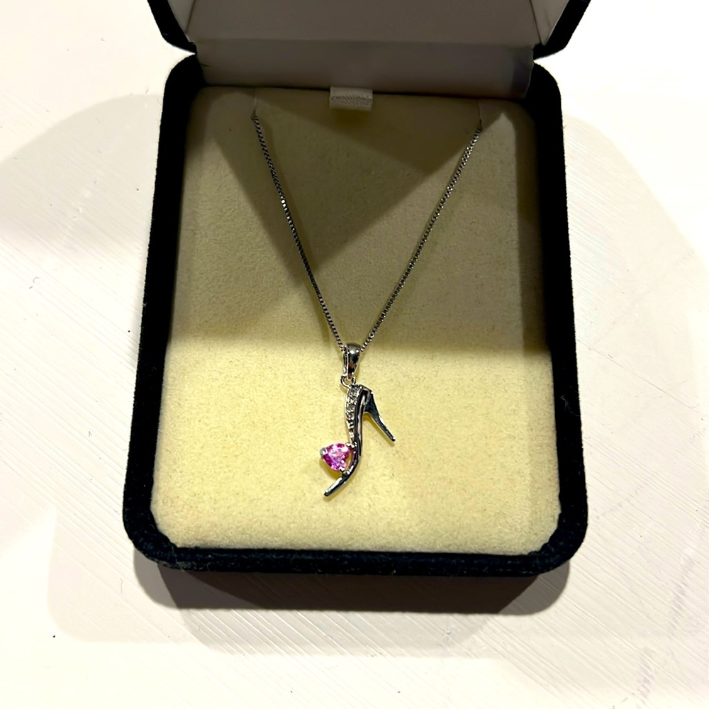 Stiletto charm & chain Kay jewelers never worn